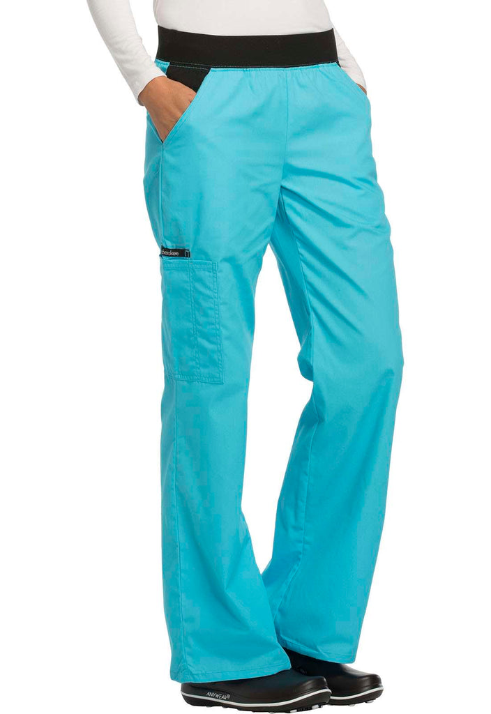 turquoise -scrubs-for-doctors-and-nurses-2.jpg